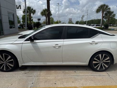 Used 2020 Nissan Altima 2.5 SR image 3