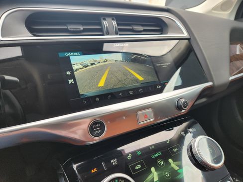 Used 2020 Jaguar I-PACE SE image 29