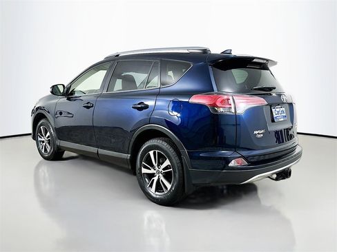 Used 2018 Toyota RAV4 XLE image 5