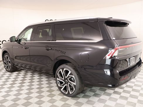 New 2026 Lincoln Navigator L Black Label AWD/4WD image 24