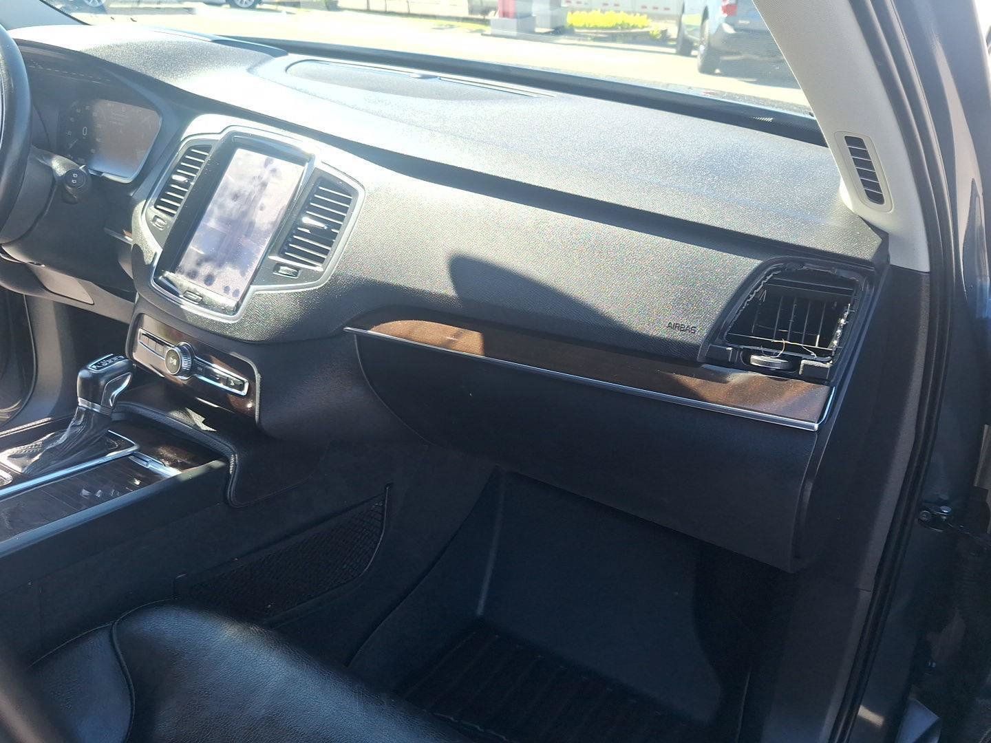Used 2019 Volvo XC90 T6 Momentum AWD/4WD image 19