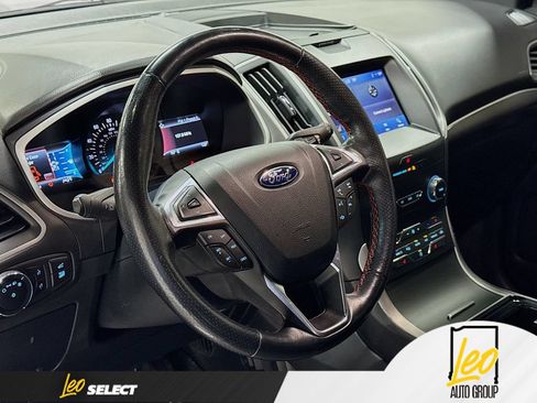 Used 2020 Ford Edge ST-Line w/ Cold Weather Package FWD image 14