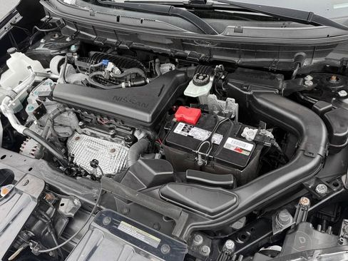 Used 2019 Nissan Rogue SV image 30