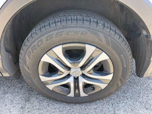 Used 2018 Toyota RAV4 LE w/ Carpet Mat Package FWD image 12