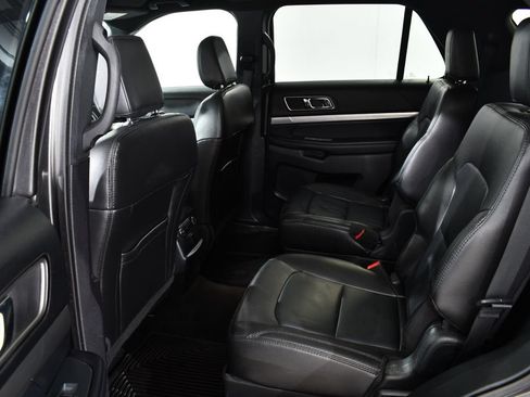 Used 2018 Ford Explorer XLT w/ Equipment Group 202A AWD/4WD image 16