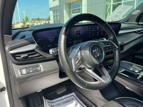 Used 2025 Buick Enclave Avenir w/ Super Cruise Package AWD/4WD image 31