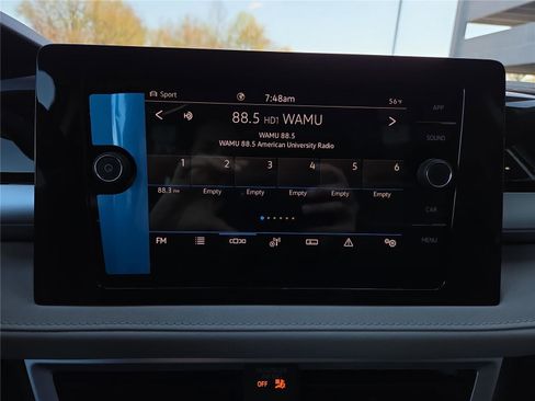 New 2026 Volkswagen Taos SE image 18