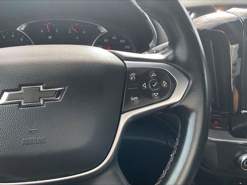 Used 2023 Chevrolet Traverse LT FWD image 18