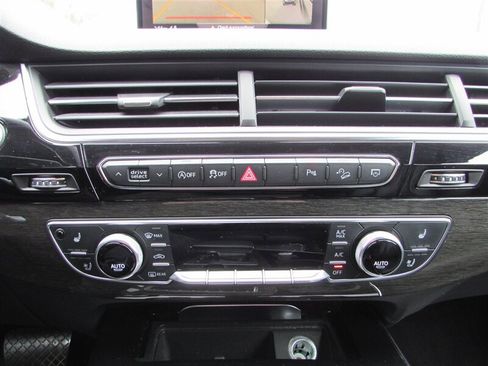 Used 2018 Audi Q7 3.0T Premium Plus w/ Premium Plus Package image 17