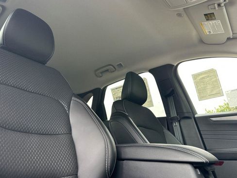 New 2025 Ford Escape SE image 14