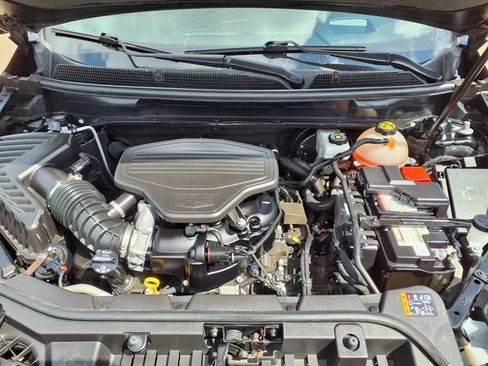 Used 2022 Cadillac XT5 Premium Luxury w/ Technology Package image 3