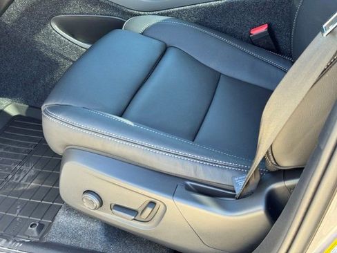 New 2026 Volvo XC40 B5 Plus w/ Protection Package Premier image 19