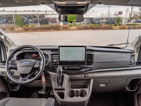 Used 2023 Ford Transit 350 XLT image 28