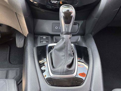 Used 2022 Nissan Rogue Sport SV w/ Technology Package AWD/4WD image 16