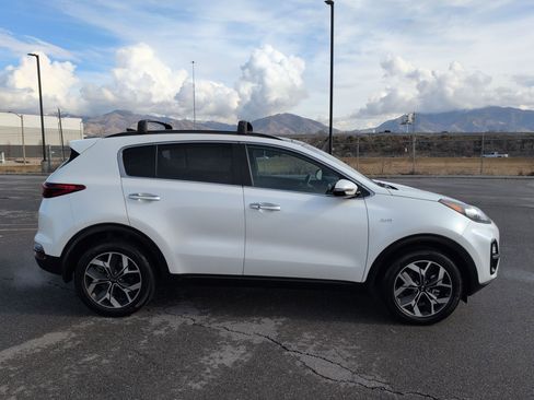Used 2021 Kia Sportage EX w/ EX Technology Package image 2