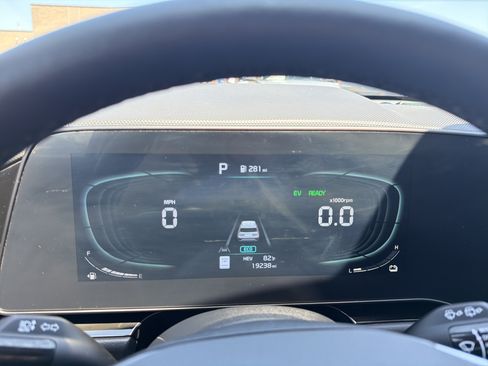 Used 2024 Kia Niro EX w/ EX Cold Weather Package FWD image 15