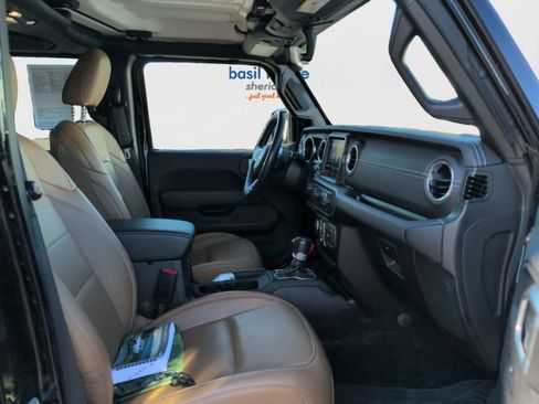 Used 2023 Jeep Wrangler Unlimited Sahara w/ Cold Weather Group AWD/4WD image 22