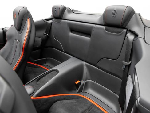 Used 2025 Ferrari Roma Spider RWD image 33