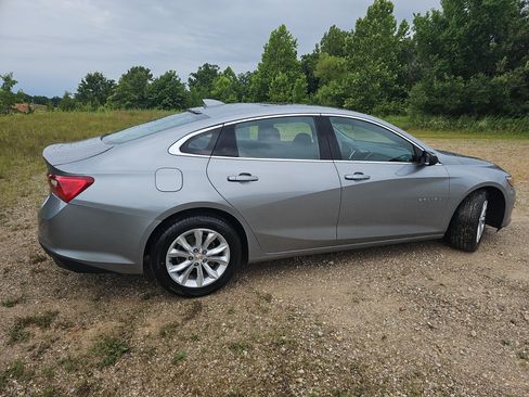Used 2024 Chevrolet Malibu LT FWD image 3
