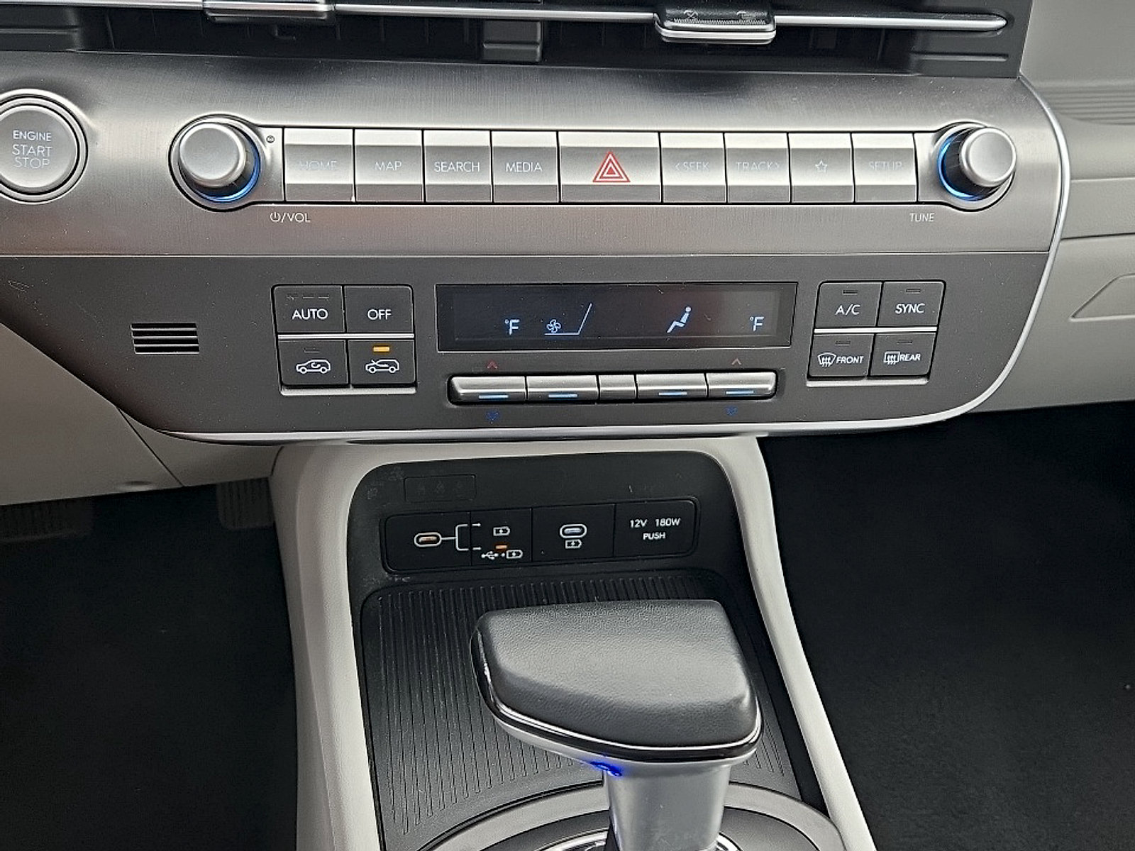 Used 2025 Hyundai Kona SEL AWD/4WD image 19