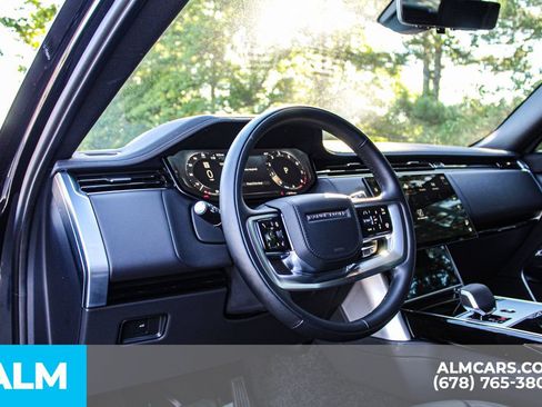 Used 2025 Land Rover Range Rover Long Wheelbase SE AWD/4WD image 23
