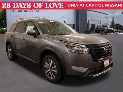 New 2025 Nissan Pathfinder SL w/ Black Appearance Package