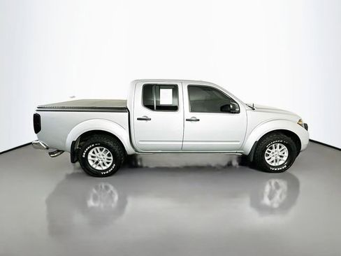 Used 2018 Nissan Frontier SV image 8