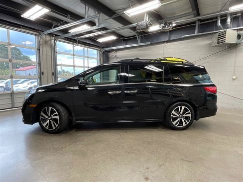 Used 2020 Honda Odyssey Elite image 2