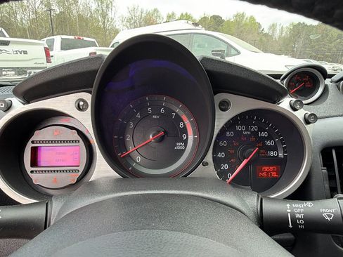 Used 2017 Nissan 370Z Coupe image 24