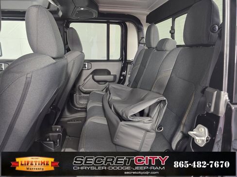 New 2025 Jeep Gladiator Sport image 25
