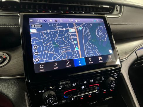 Used 2023 Jeep Grand Cherokee Overland image 42