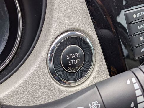 Used 2021 Nissan Rogue Sport SL AWD/4WD image 16