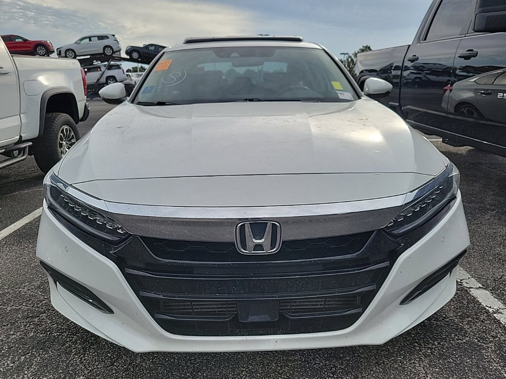 Used 2018 Honda Accord Touring image 2