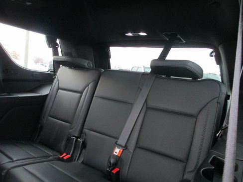 Used 2021 GMC Yukon Denali w/ Denali Premium Package image 23