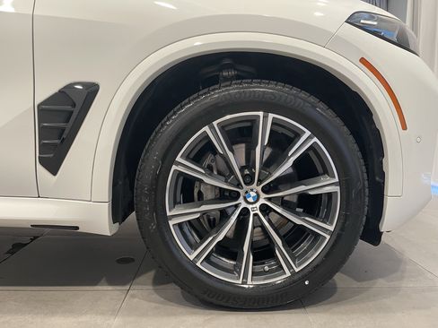 Certified 2024 BMW X5 xDrive40i w/ M Sport Package AWD/4WD image 10
