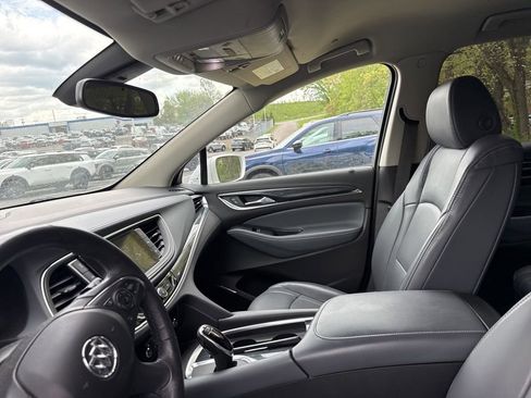 Used 2018 Buick Enclave Premium AWD/4WD image 16