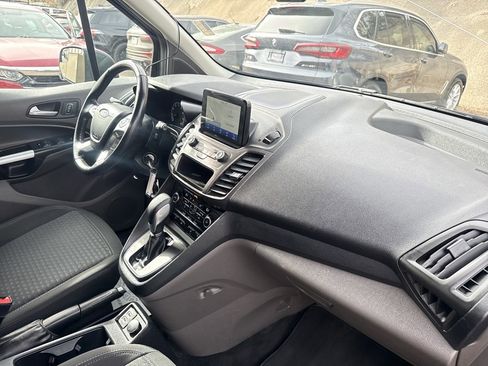 Certified 2022 Ford Transit Connect XLT image 31