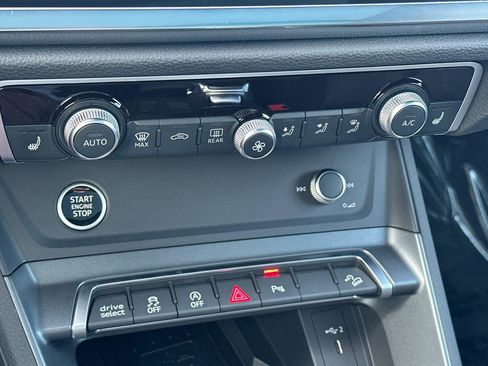 Used 2025 Audi Q3 2.0T Premium w/ Convenience Package image 19