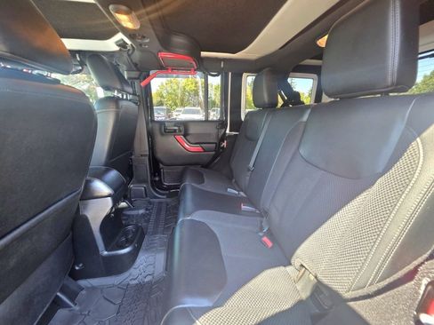 Used 2017 Jeep Wrangler Unlimited Sahara AWD/4WD image 13