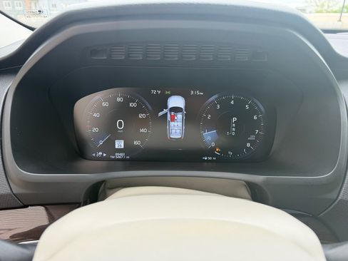Used 2018 Volvo XC90 T6 Momentum w/ Convenience Package AWD/4WD image 18