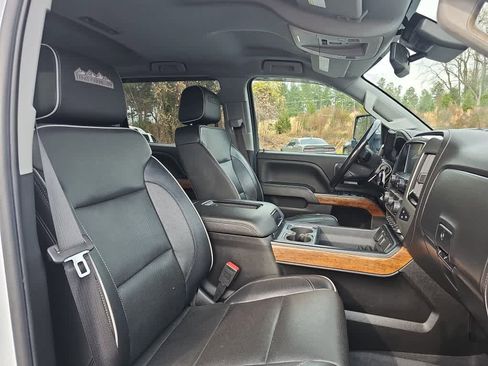 Used 2019 Chevrolet Silverado 2500 High Country w/ Duramax Plus Package image 24