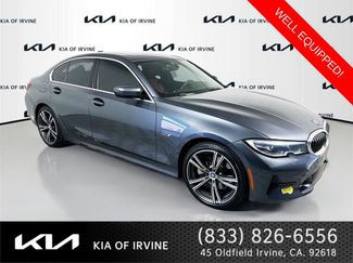 Used 2022 BMW 330e w/ Driving Assistance Package video 1