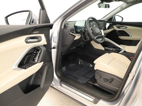 New 2025 Audi Q5 2.0T Premium Plus image 14