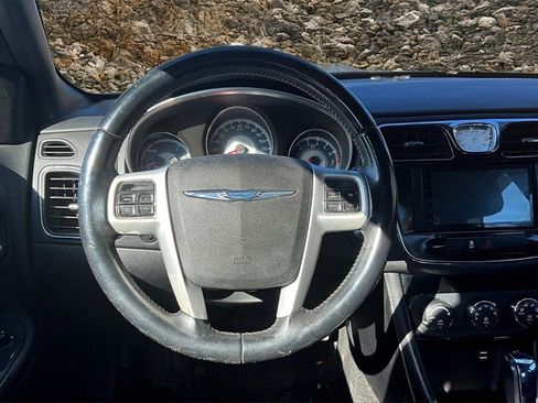 Used 2014 Chrysler 200 Touring image 5