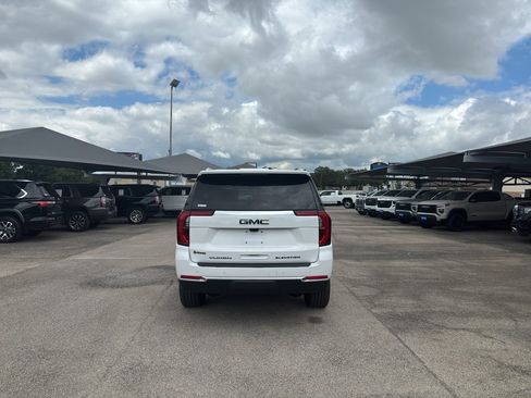 Used 2026 GMC Yukon Elevation w/ Elevation Premium Package AWD/4WD image 6