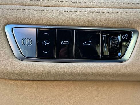 New 2025 Cadillac Escalade IQ Luxury 2 AWD/4WD image 18