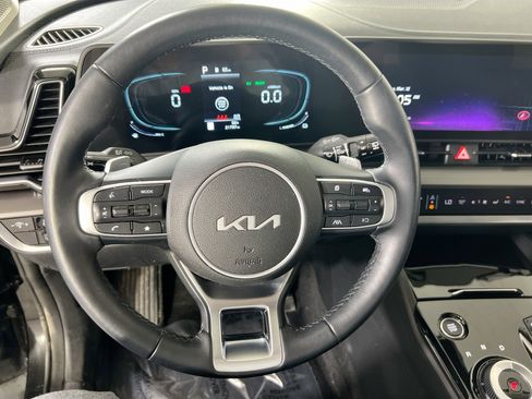 Used 2023 Kia Sportage EX image 11