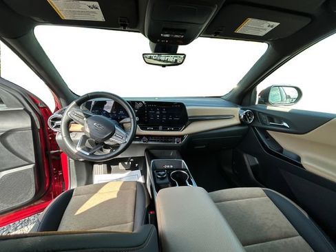 Used 2025 Chevrolet Equinox ACTIV w/ Safety and Technology Package AWD/4WD image 22