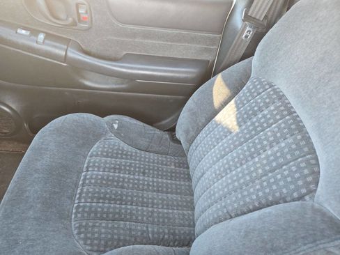 Used 2000 Chevrolet Blazer LS w/ LS Preferred Equipment Group image 12