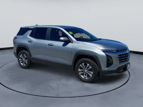 Used 2026 Chevrolet Equinox LT AWD/4WD image 9